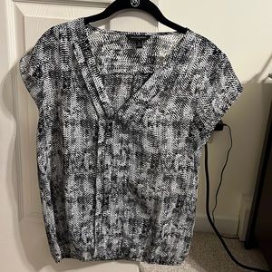 Women’s Banana Republic Top Size Medium